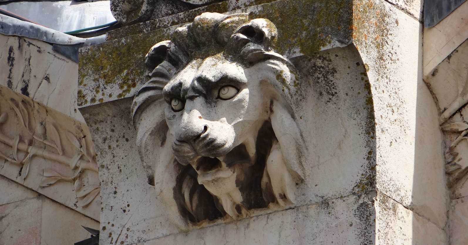 Feitiçaria: é aceitar ser enganado por demônios